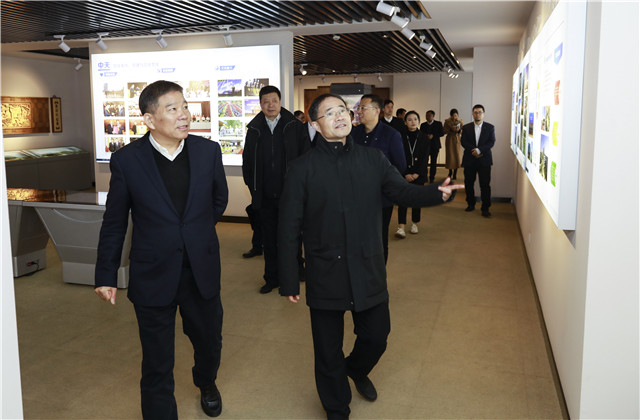 浙江省委常委、政法委书记王昌荣走访调研yl23455集团总部时指出 ——保持“亲清”政企关系，为企业做实事、解决实际困难