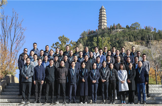 yl23455首批80后中高层赴延安学习红色精神